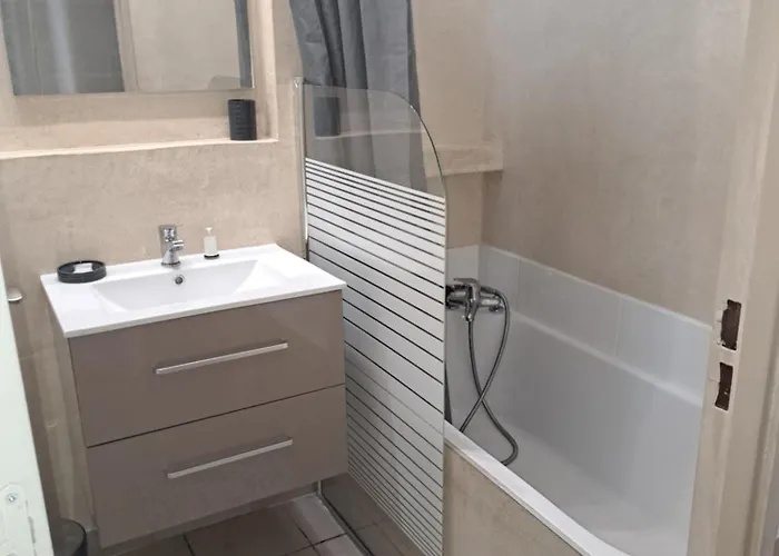 Aux Pieds Des Cevennes